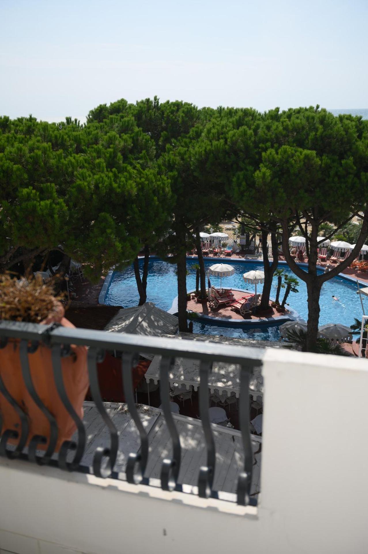 Park Hotel Agora Lido di Jesolo Buitenkant foto