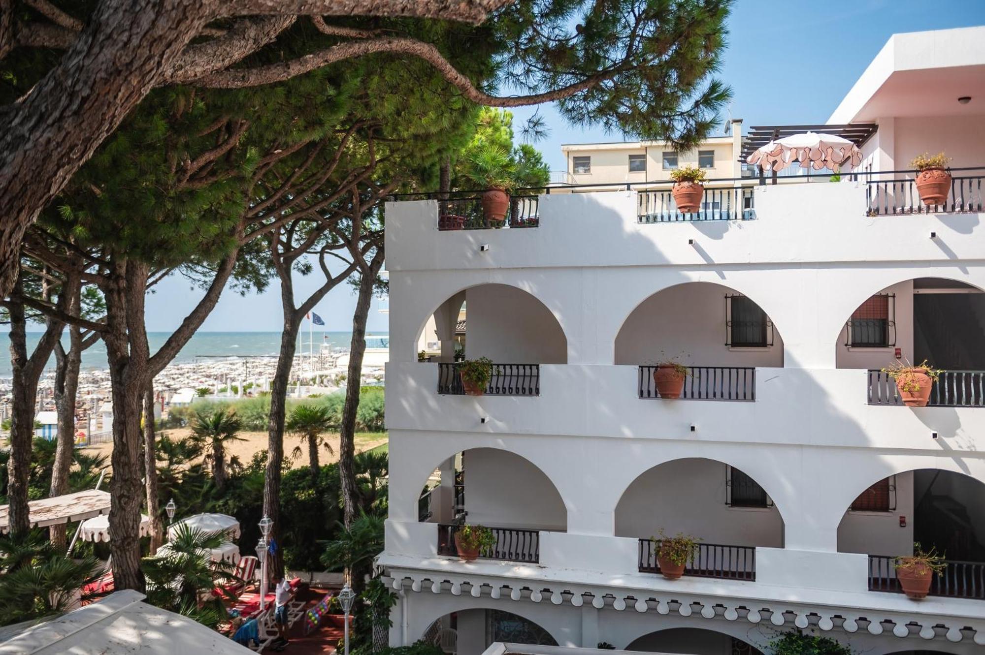 Park Hotel Agora Lido di Jesolo Buitenkant foto